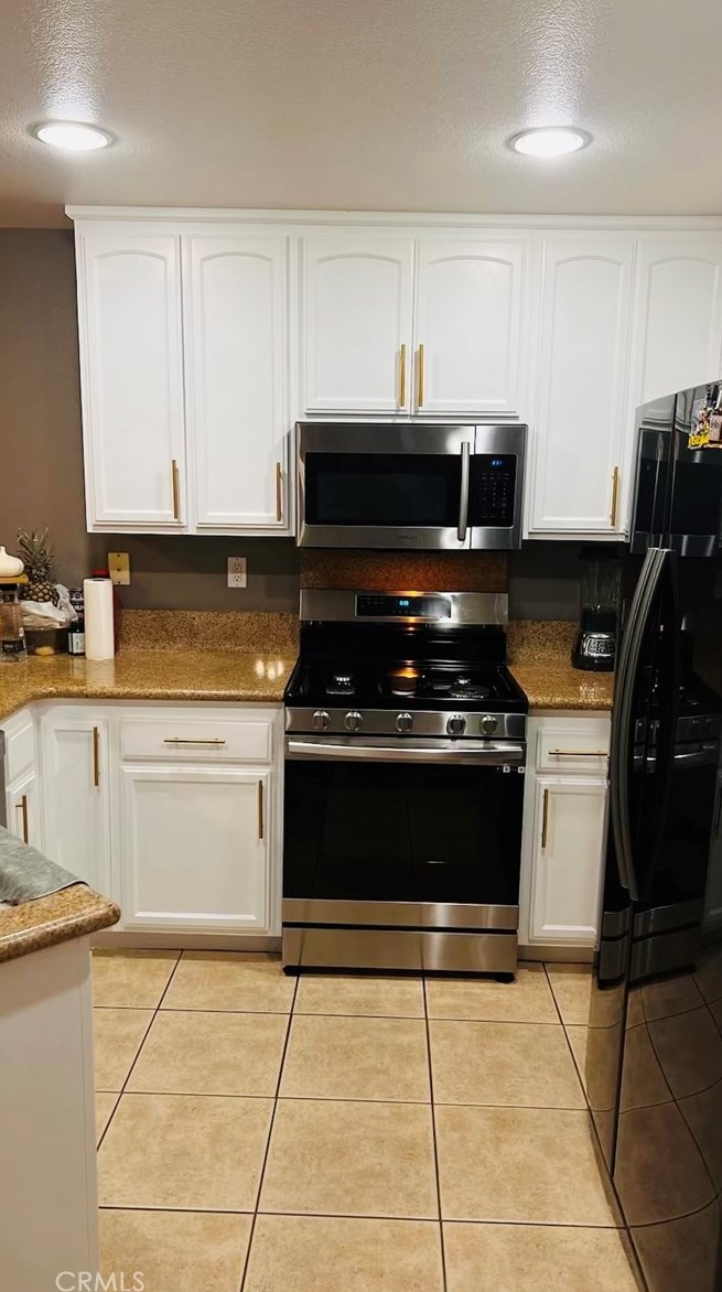 1319 Orange Ave, Beaumont CA  92223-1709 exterior