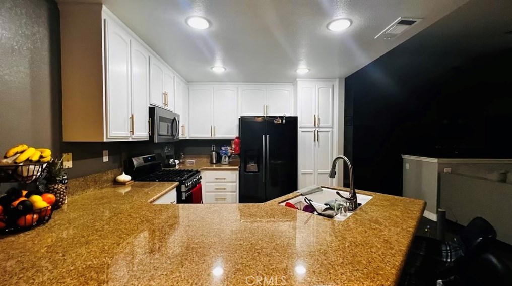 1319 Orange Ave, Beaumont CA  92223-1709 exterior