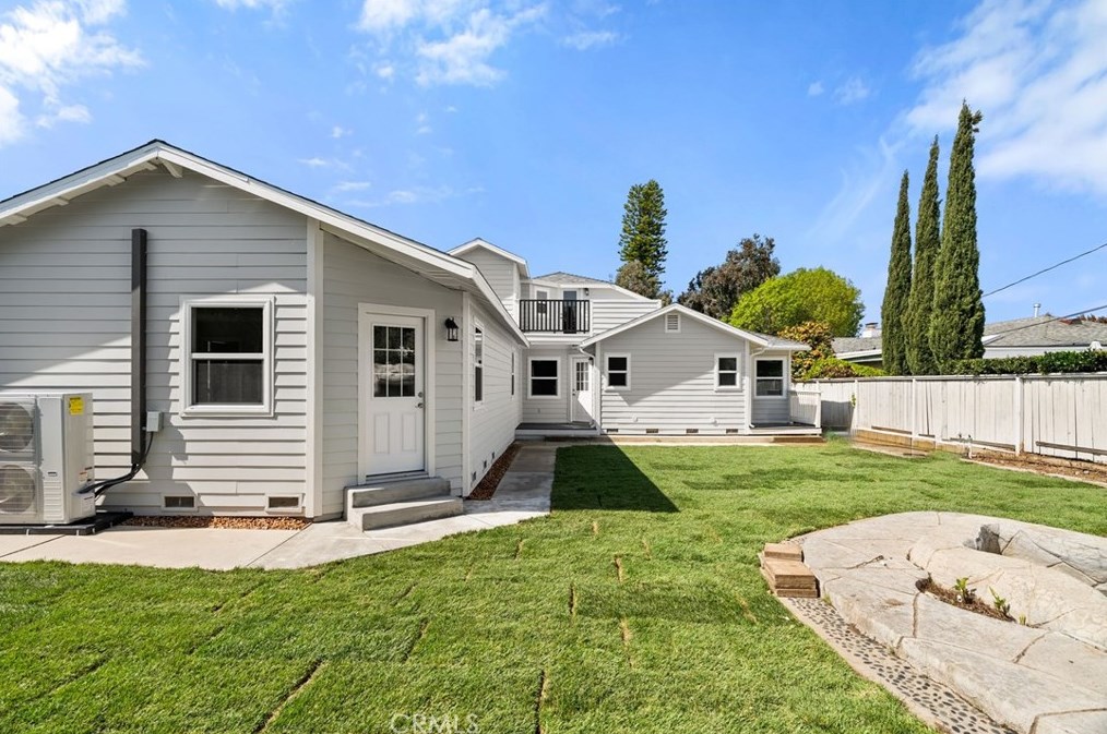 20242 Orchid St, Newport Beach CA  92660-0733 exterior