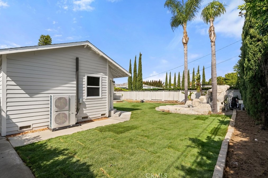 20242 Orchid St, Newport Beach CA  92660-0733 exterior