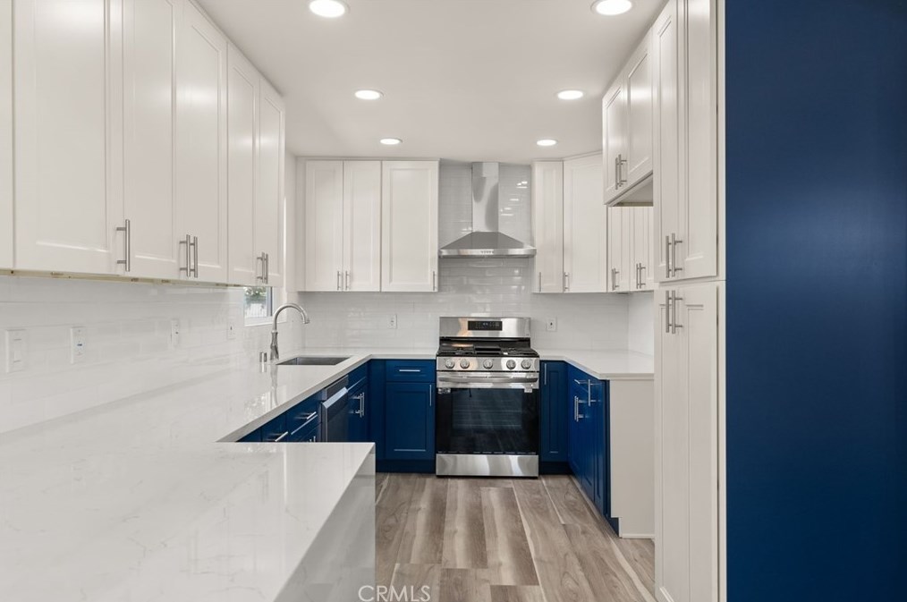 20242 Orchid St, Newport Beach CA  92660-0733 exterior