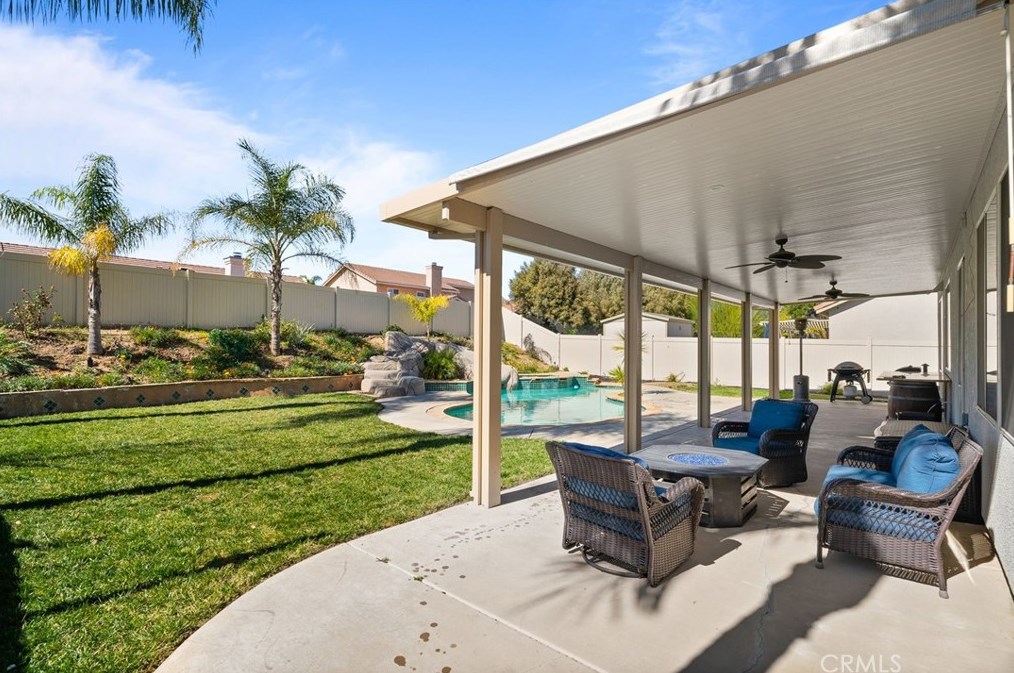 40597 Symphony Park Ln, Murrieta CA  92562-5716 exterior