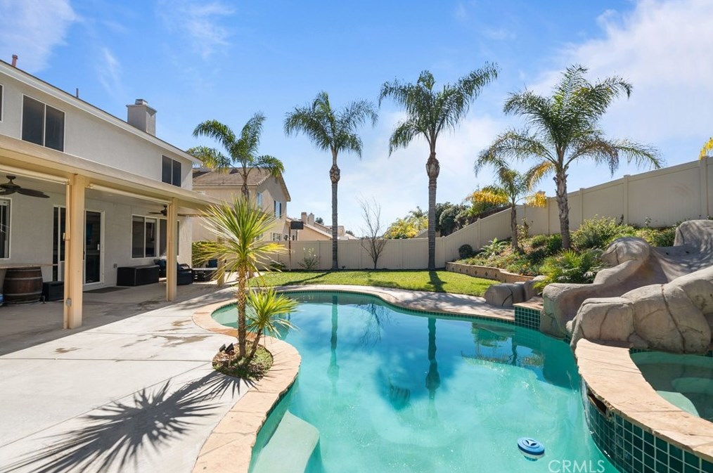 40597 Symphony Park Ln, Murrieta CA  92562-5716 exterior