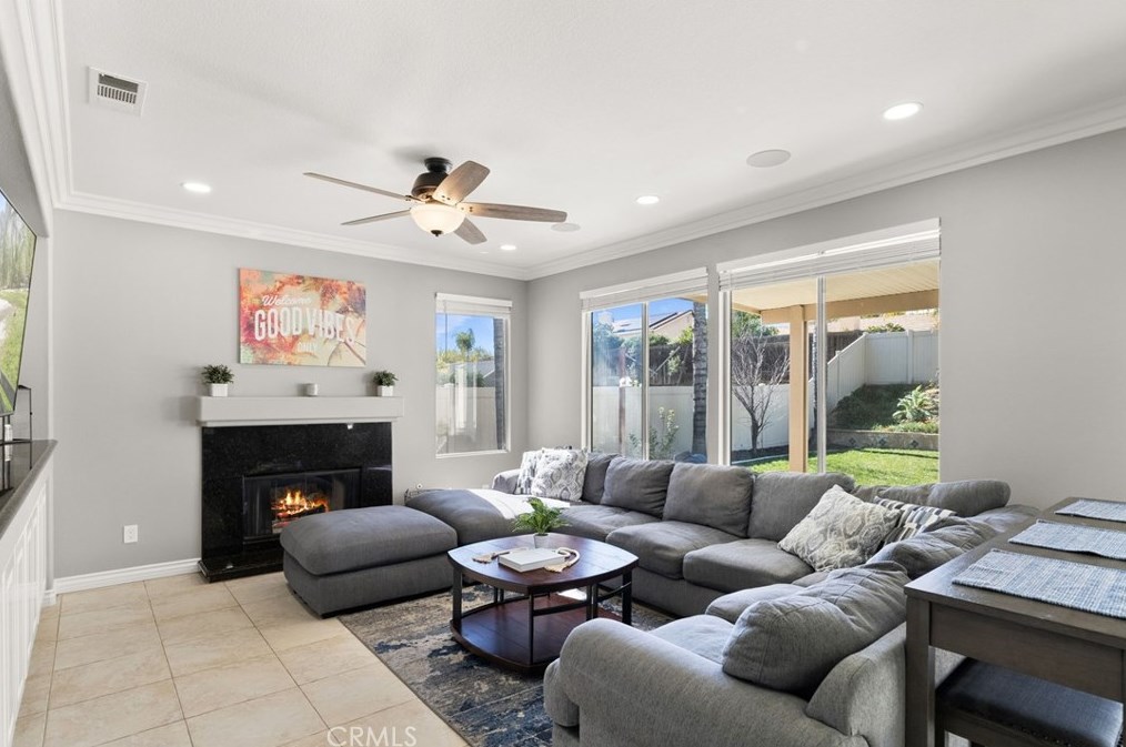 40597 Symphony Park Ln, Murrieta CA  92562-5716 exterior