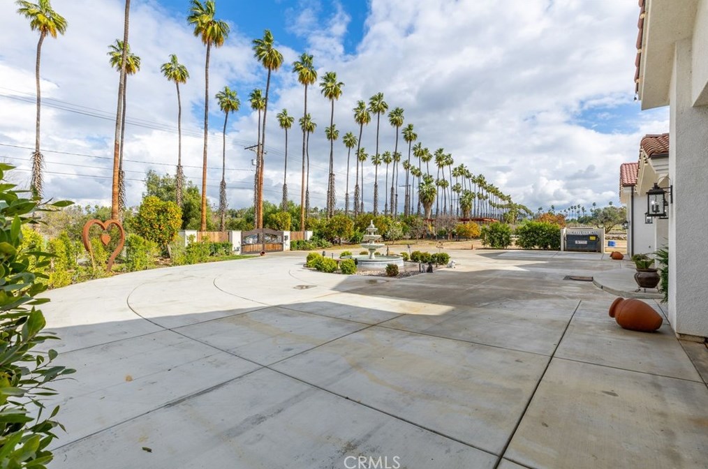 1796 Irving St, Riverside CA  92504-5524 exterior