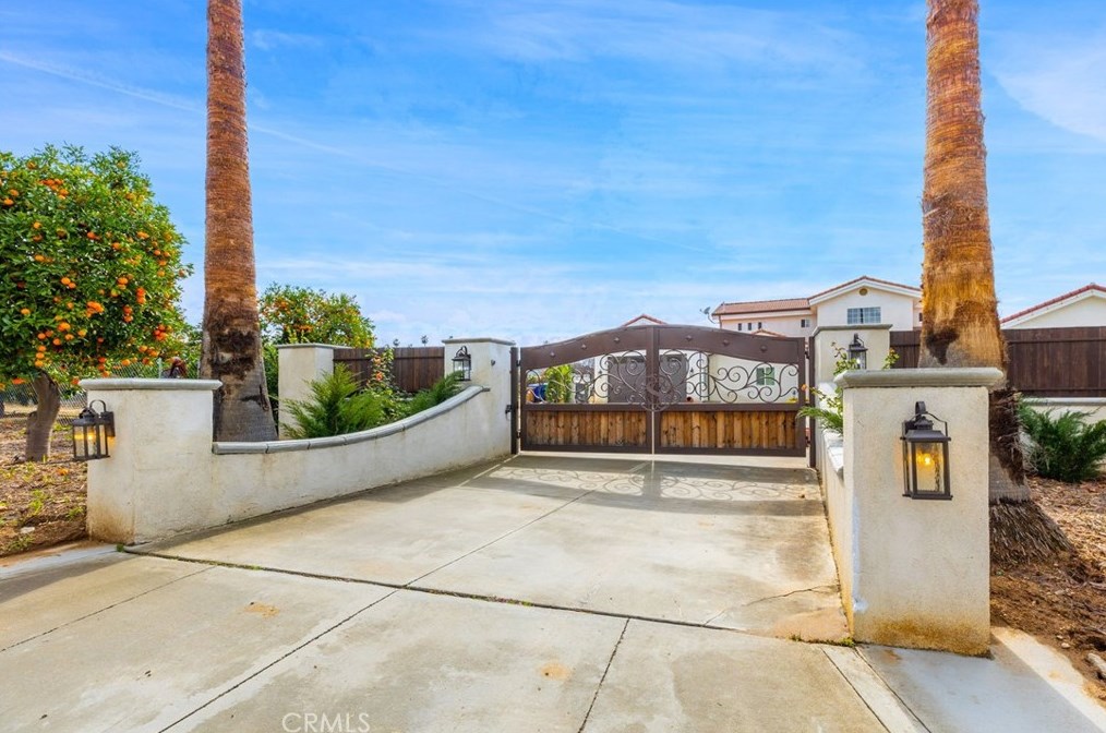 1796 Irving St, Riverside CA  92504-5524 exterior