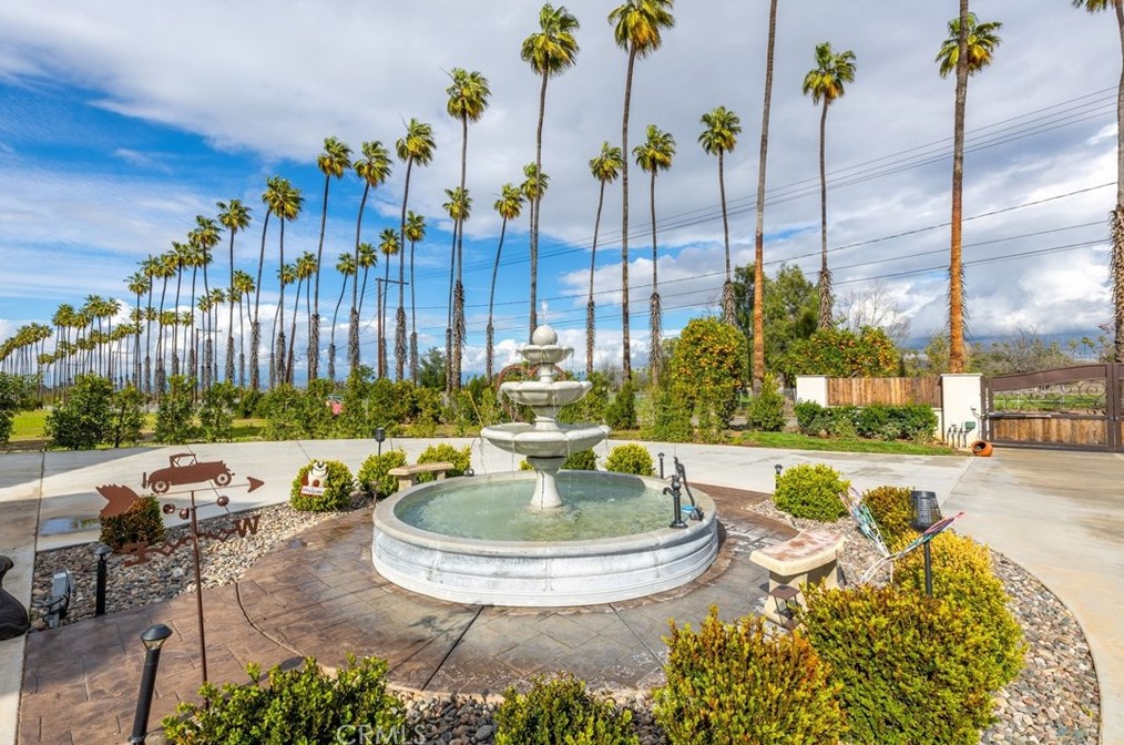 1796 Irving St, Riverside CA  92504-5524 exterior