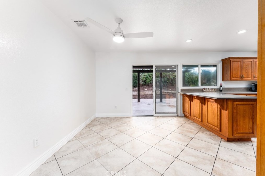 10956 Stonehenge Pl, Riverside CA  92503-5929 exterior