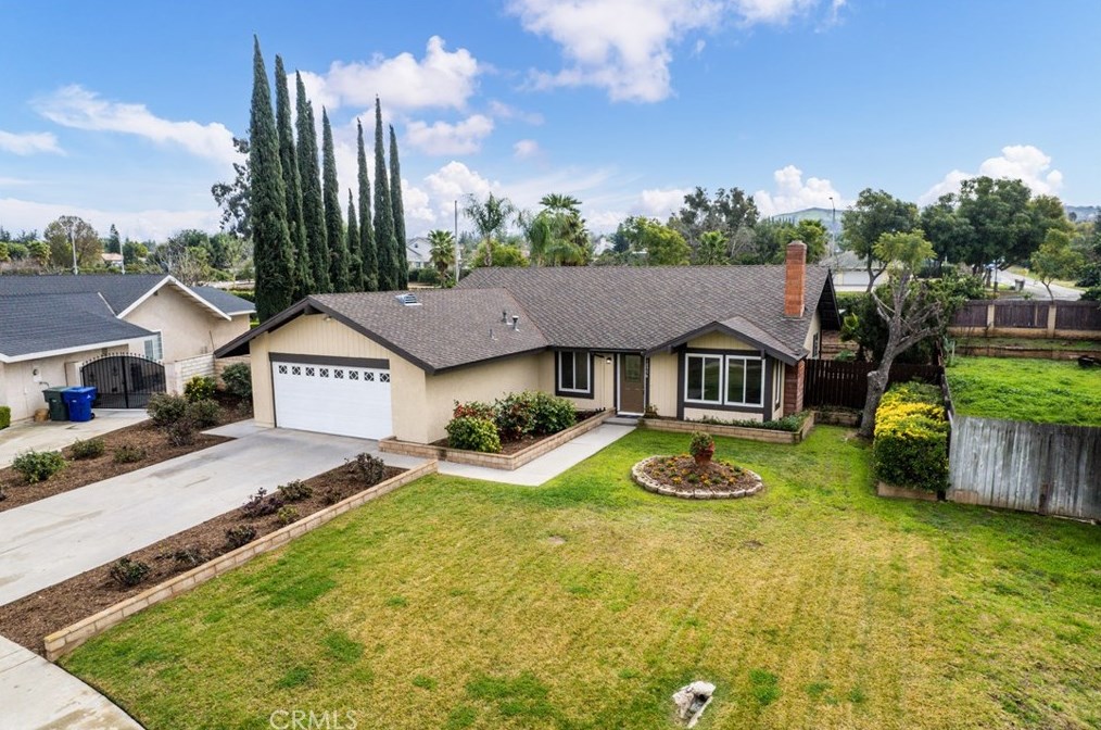 10956 Stonehenge Pl, Riverside CA  92503-5929 exterior