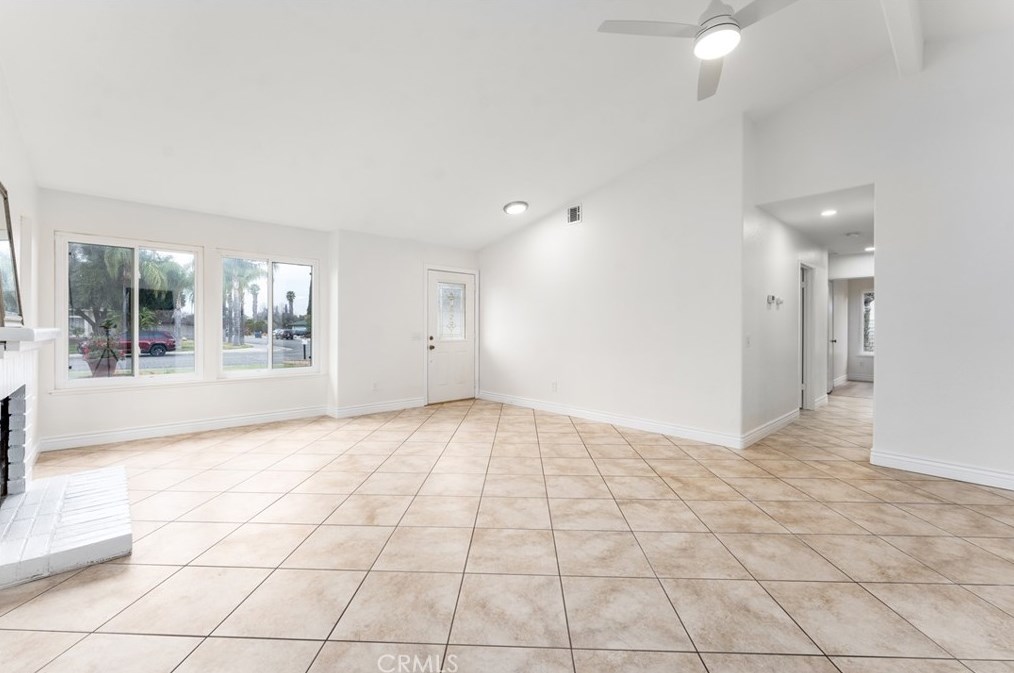 10956 Stonehenge Pl, Riverside CA  92503-5929 exterior