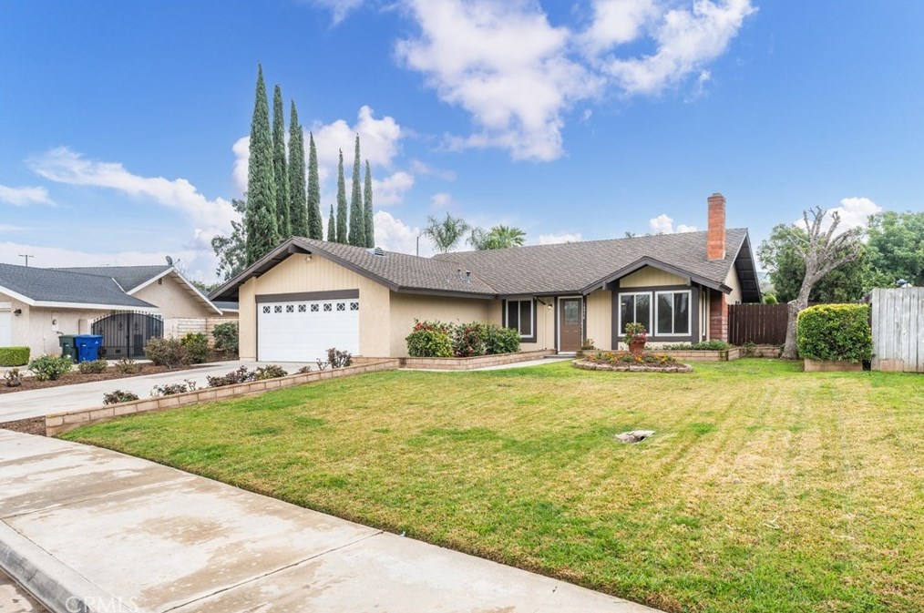 10956 Stonehenge Pl, Riverside CA  92503-5929 exterior