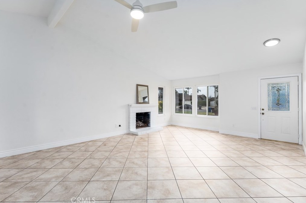 10956 Stonehenge Pl, Riverside CA  92503-5929 exterior