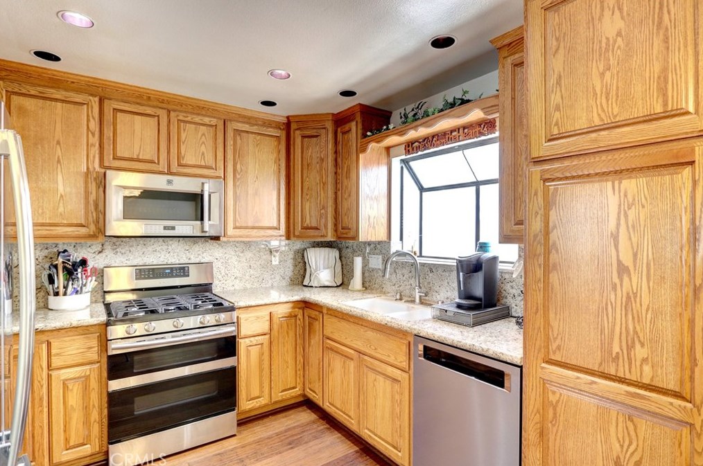 5940 Daniger Ave, Riverside CA  92505-2317 exterior