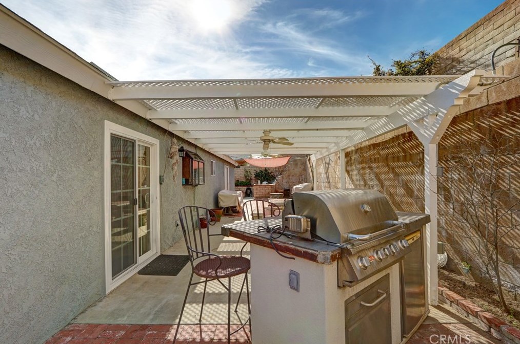 5940 Daniger Ave, Riverside CA  92505-2317 exterior