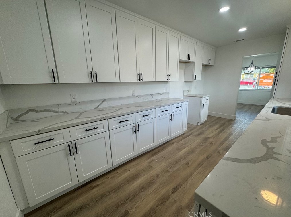 240 Wilart Pl, Pomona CA  91768-1752 exterior