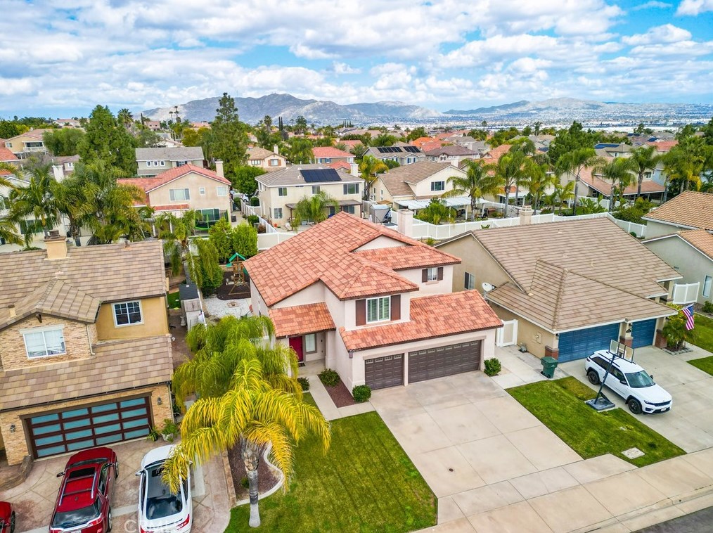 20712 Freeport Dr, Riverside CA  92508-3147 exterior