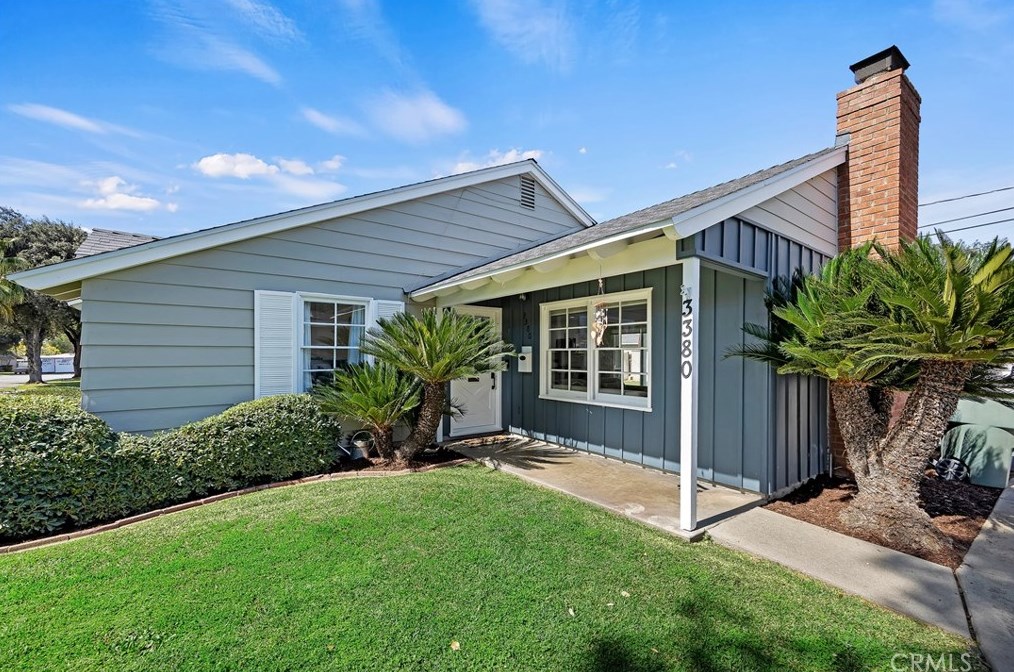 3380 Mono Dr, Riverside CA  92506-2116 exterior