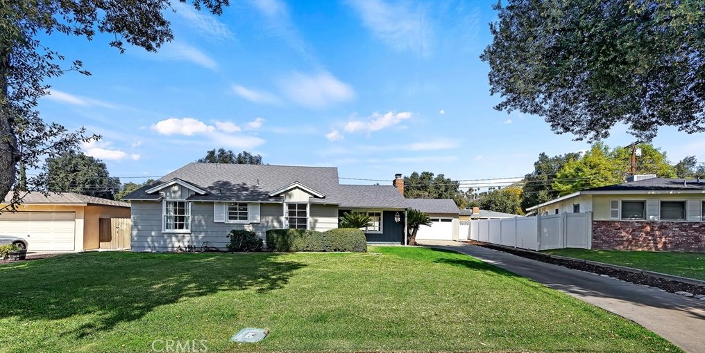 3380 Mono Dr, Riverside CA  92506-2116 exterior