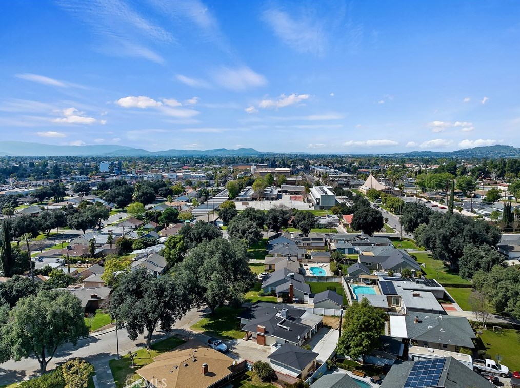 3380 Mono Dr, Riverside CA  92506-2116 exterior