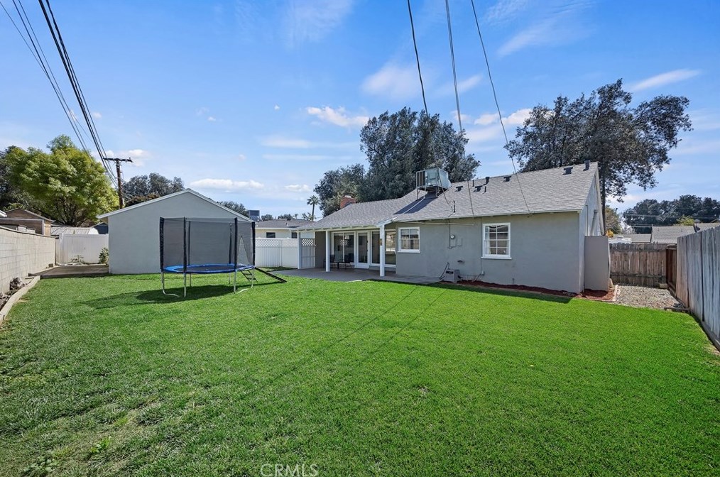 3380 Mono Dr, Riverside CA  92506-2116 exterior