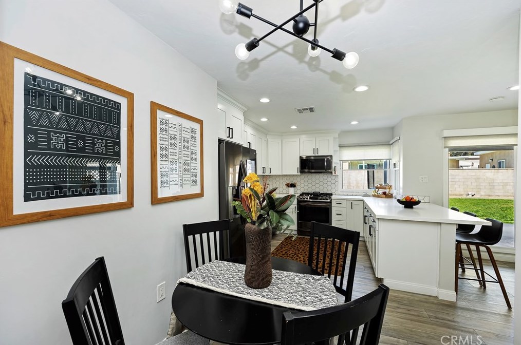 3380 Mono Dr, Riverside CA  92506-2116 exterior