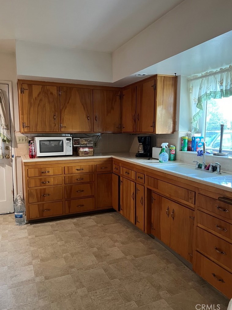 2750 5th St, San Bernardino CA  92410-1207 exterior