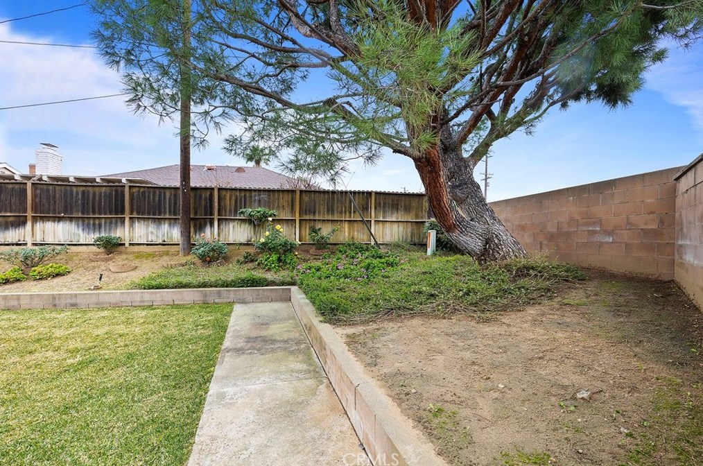 6290 Raleigh St, Riverside CA  92506-2061 exterior