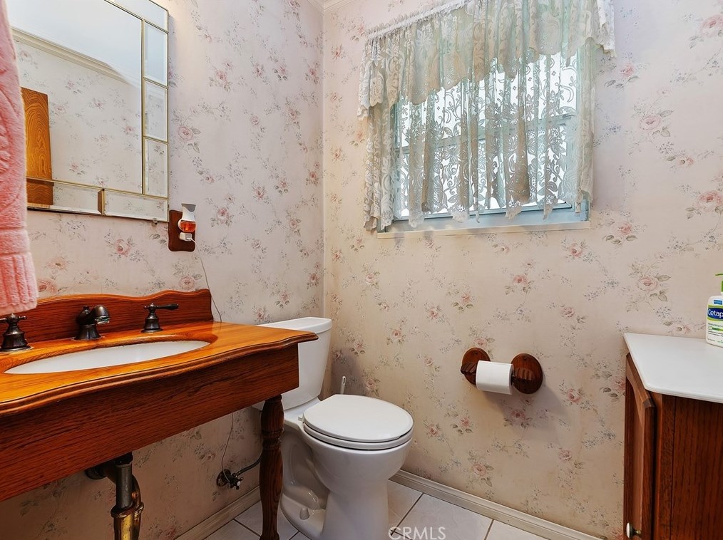 6740 Sunset Cir, Riverside CA  92505-2128 exterior