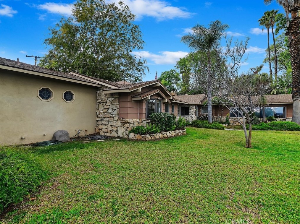 6740 Sunset Cir, Riverside CA  92505-2128 exterior