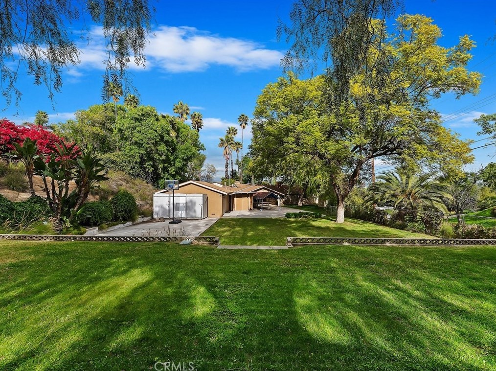 6740 Sunset Cir, Riverside CA  92505-2128 exterior