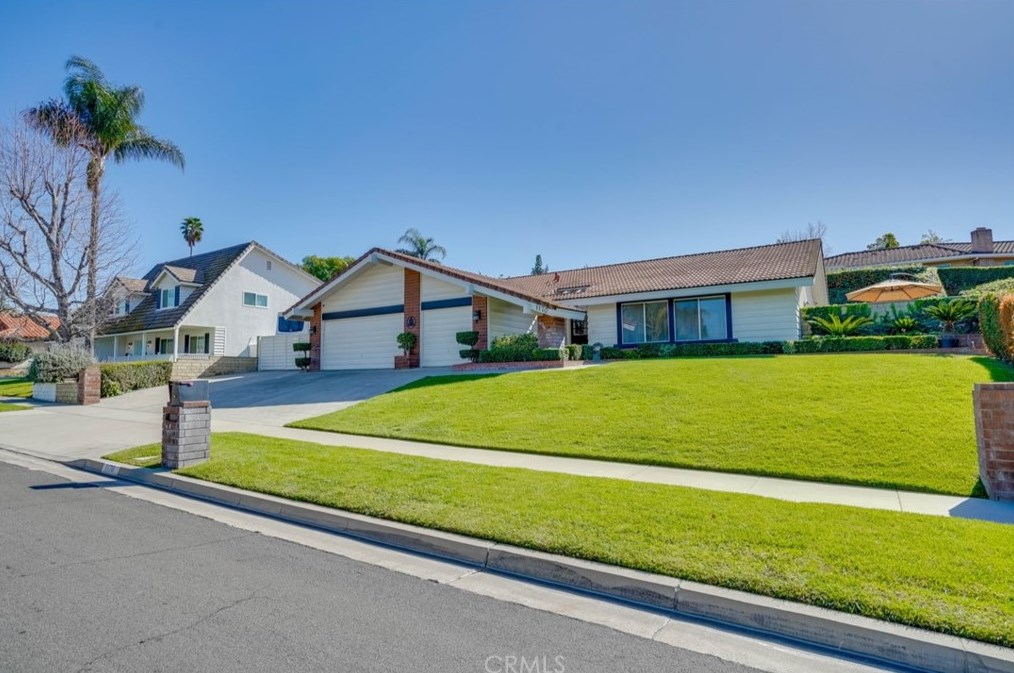 1170 Via Vallarta, Riverside CA  92506-3659 exterior