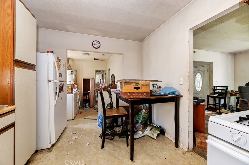 9384 52nd St, Riverside CA  92509-3802 exterior