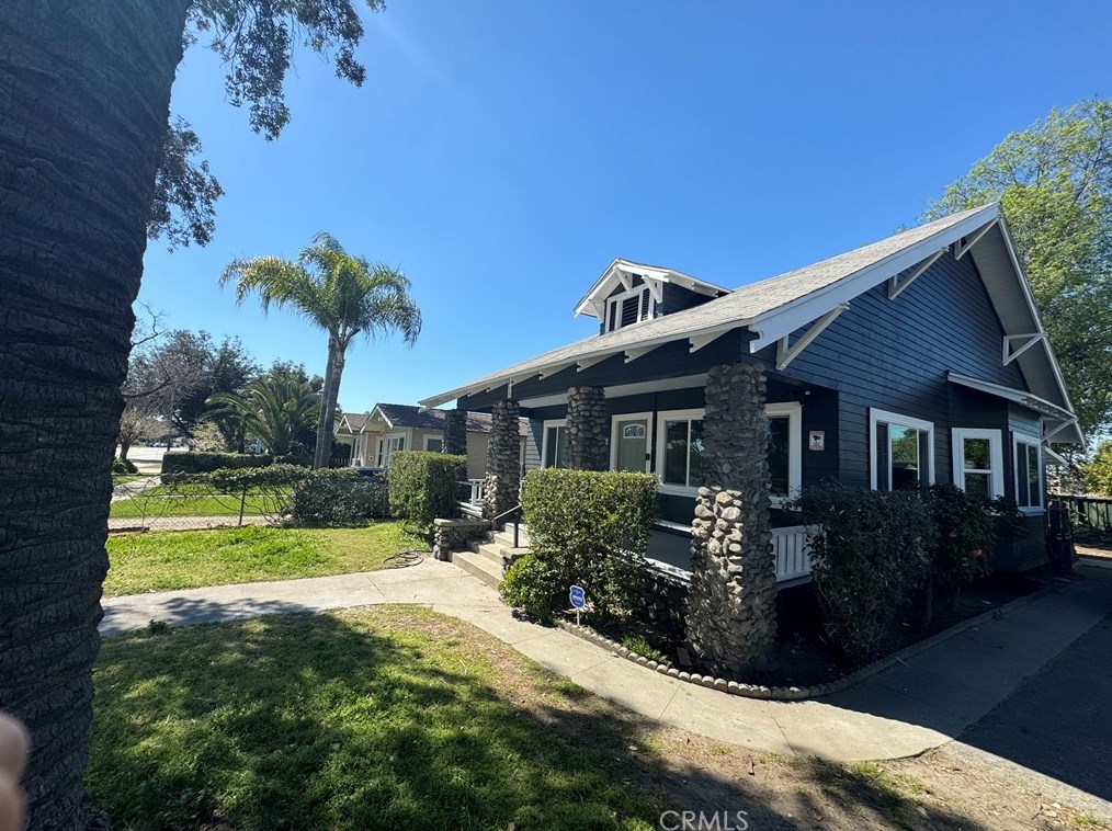 873 Towne Ave, Pomona CA  91766-3650 exterior