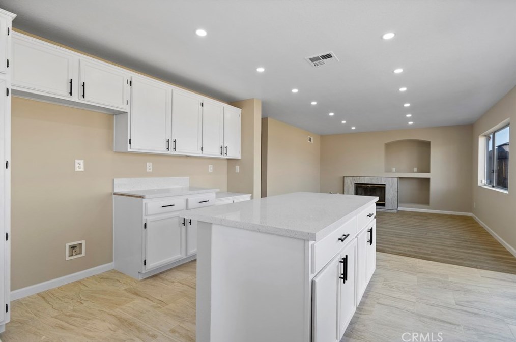 14412 Dartmouth St, Hesperia CA  92344-8247 exterior
