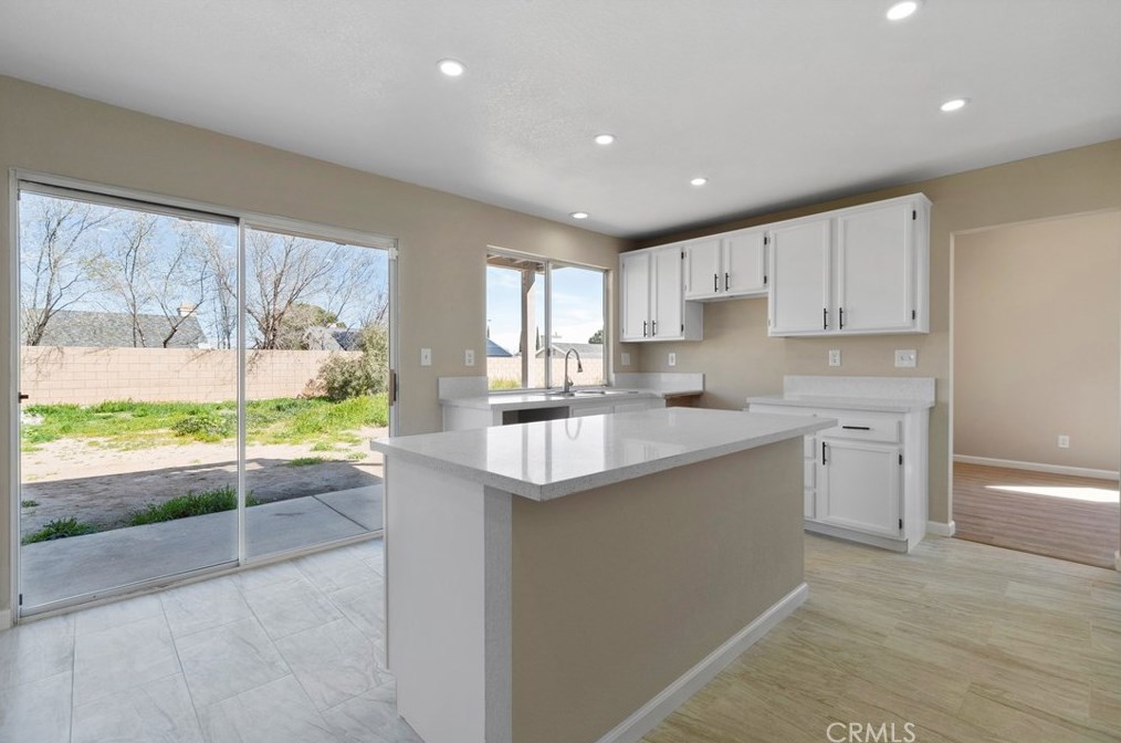 14412 Dartmouth St, Hesperia CA  92344-8247 exterior