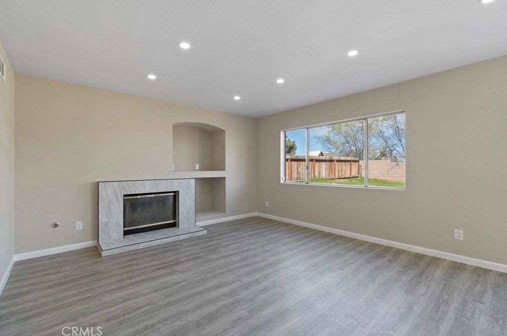 14412 Dartmouth St, Hesperia CA  92344-8247 exterior