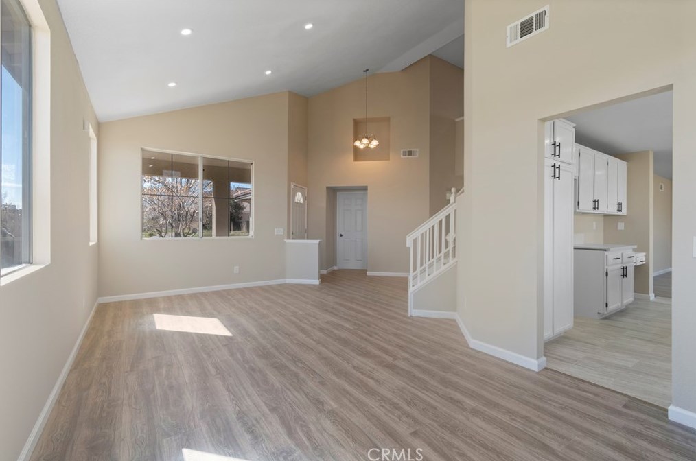 14412 Dartmouth St, Hesperia CA  92344-8247 exterior
