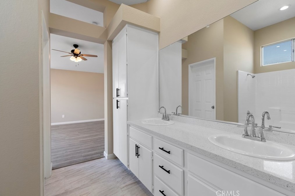 14412 Dartmouth St, Hesperia CA  92344-8247 exterior