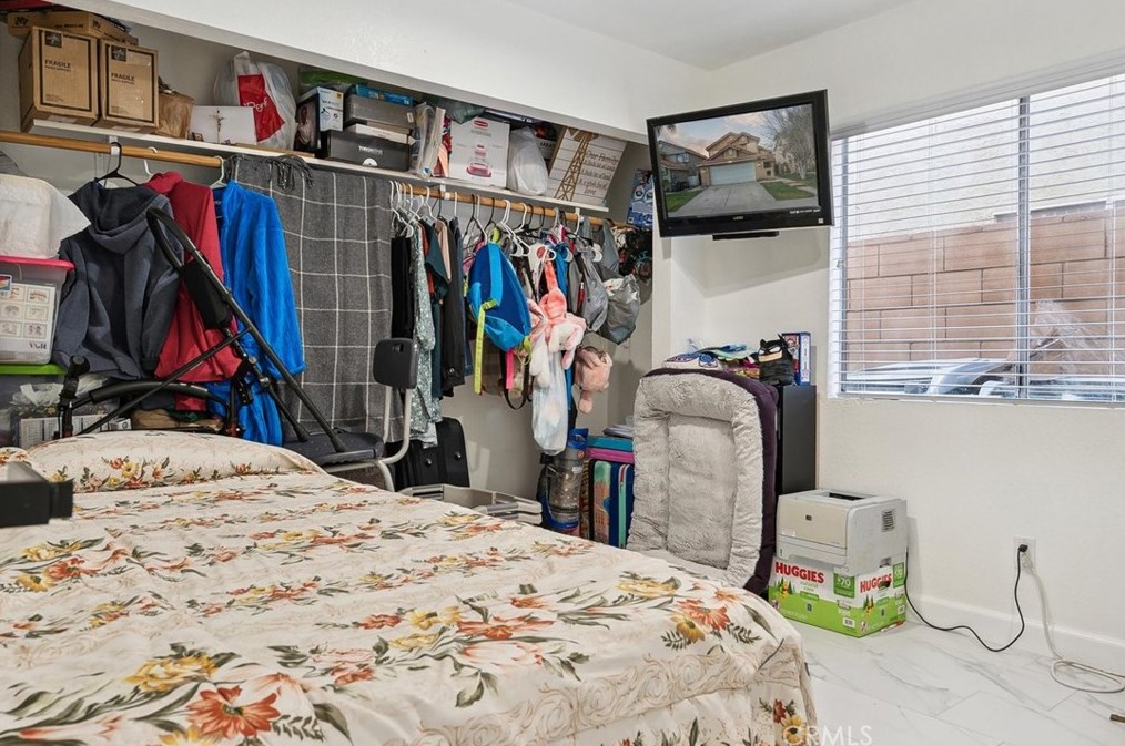 320 Treasure St, Perris CA  92571-2928 exterior