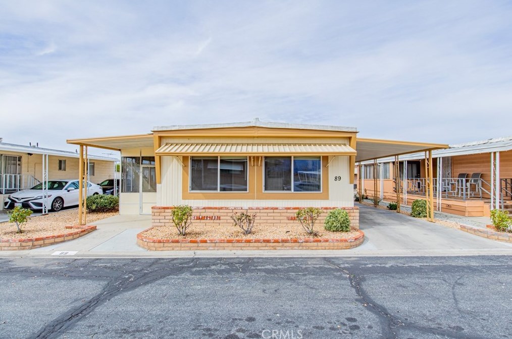 2205 Acacia Ave, Hemet CA  92545-3782 exterior