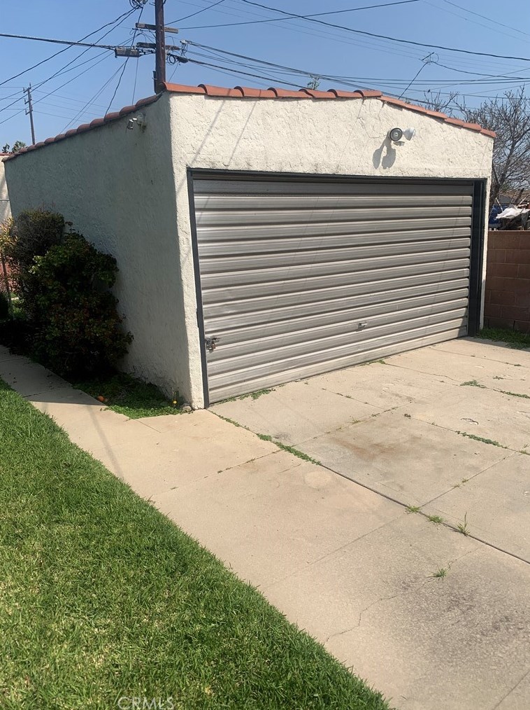 823 85th St, Los Angeles CA  90001-3628 exterior