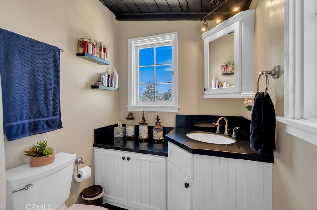 3105 Pine St, Riverside CA  92501-2326 exterior