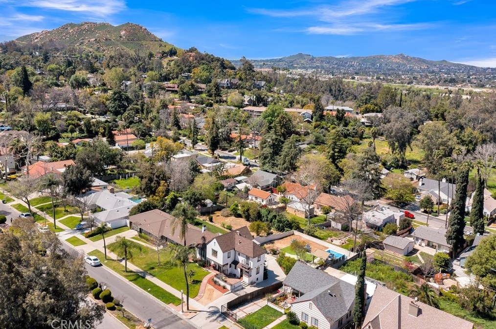 3105 Pine St, Riverside CA  92501-2326 exterior