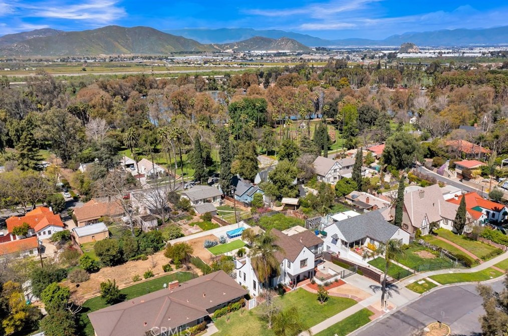 3105 Pine St, Riverside CA  92501-2326 exterior