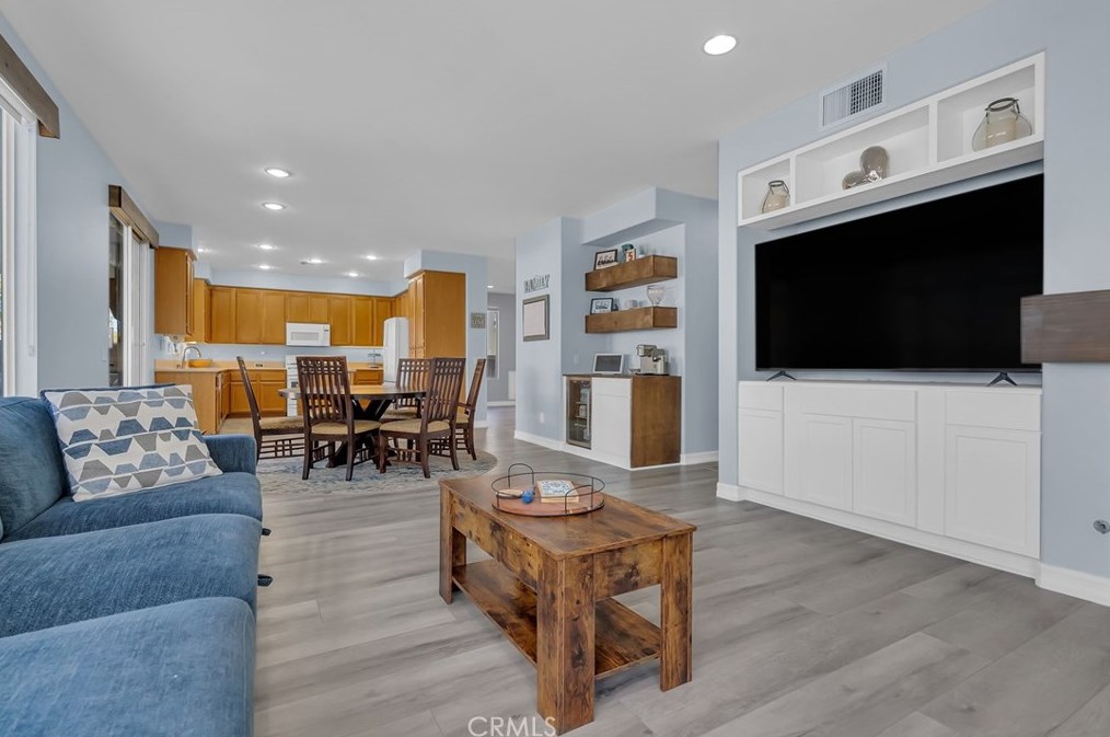 8361 Manhasset St, Riverside CA  92508-6112 exterior