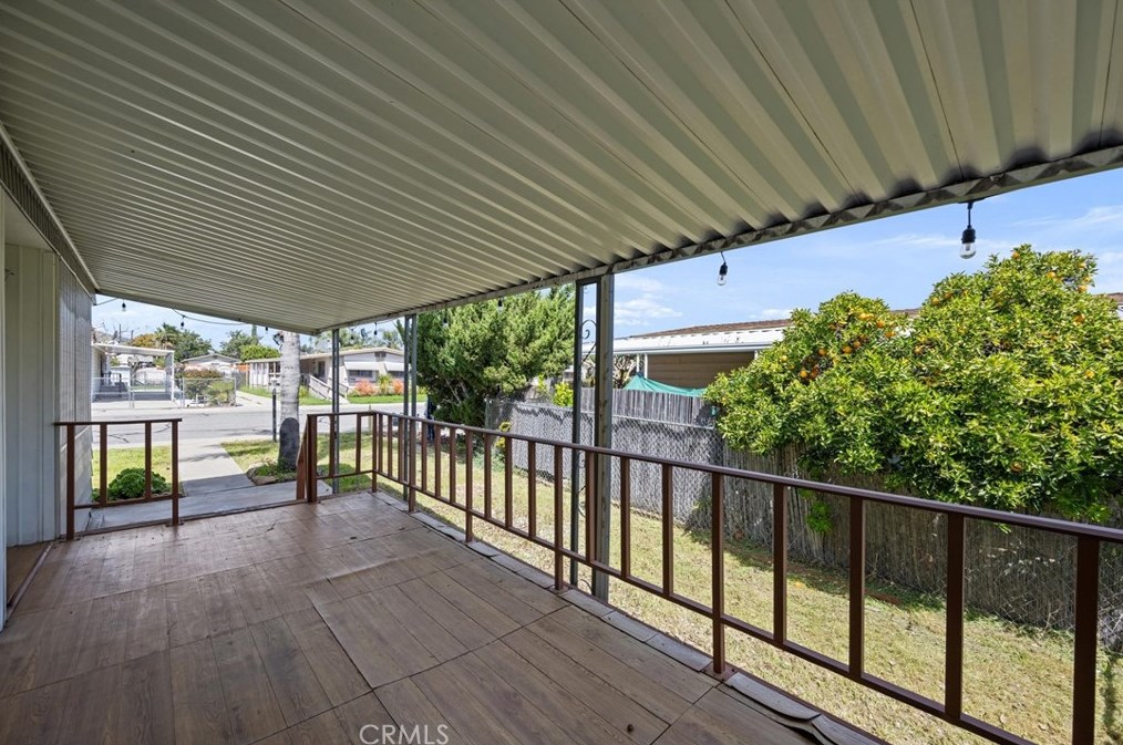 31770 Via Valdez St, Lake Elsinore CA  92530-7964 exterior