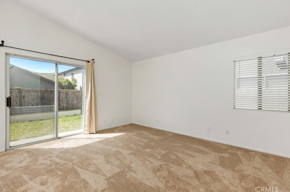 14131 Long View Dr, Fontana CA  92337-8362 exterior