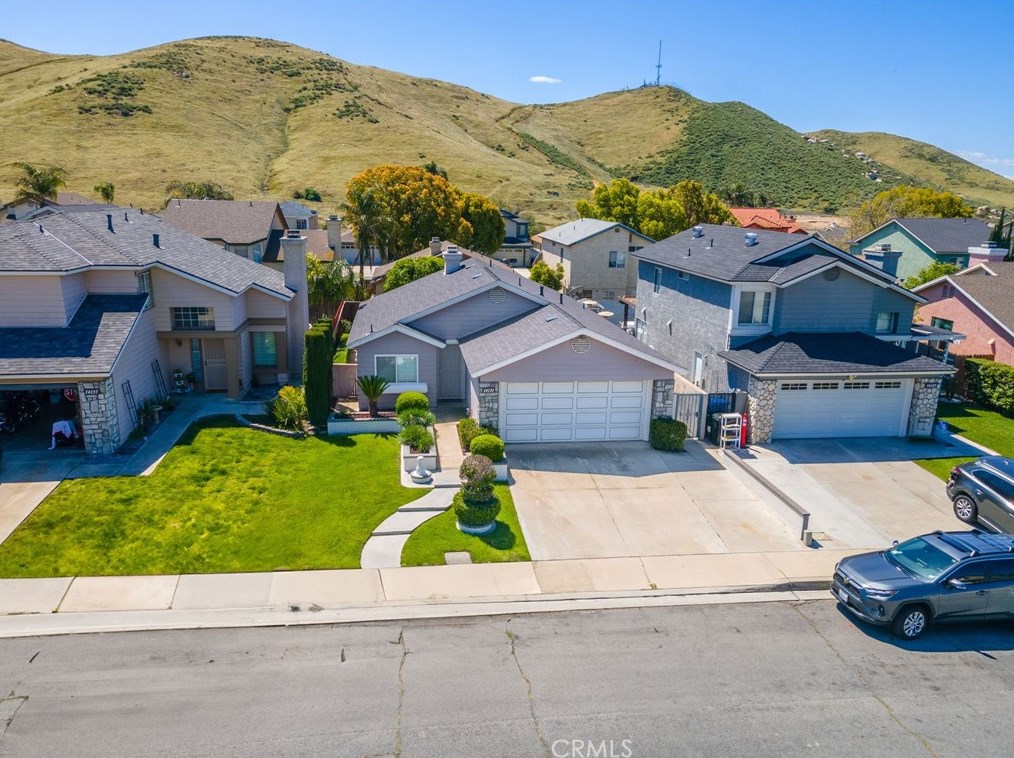 14131 Long View Dr, Fontana CA  92337-8362 exterior