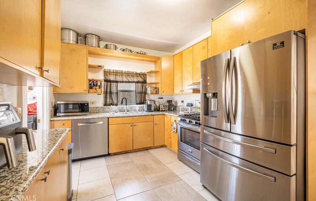 2249 30th St, Los Angeles CA  90018-2543 exterior