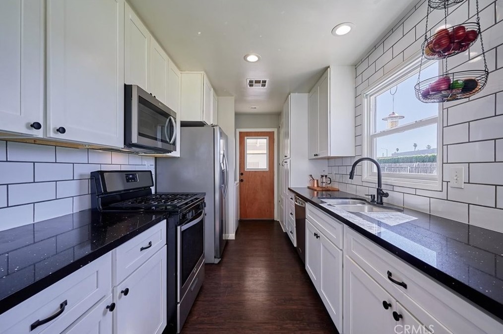 3469 Verde St, Riverside CA  92504-3774 exterior